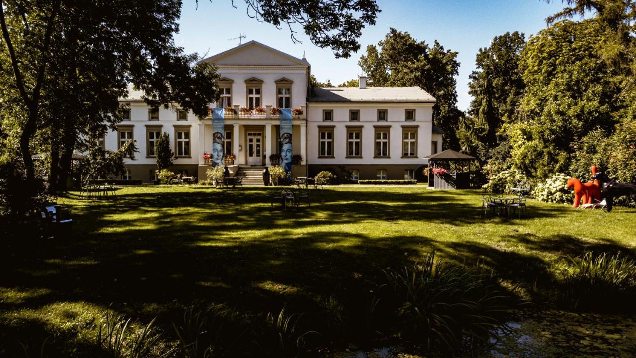 Dwór Podstolice Vila Exterior foto