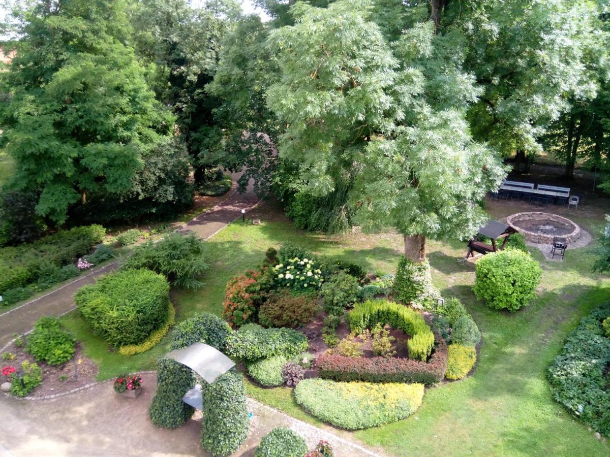 Dwór Podstolice Vila Exterior foto