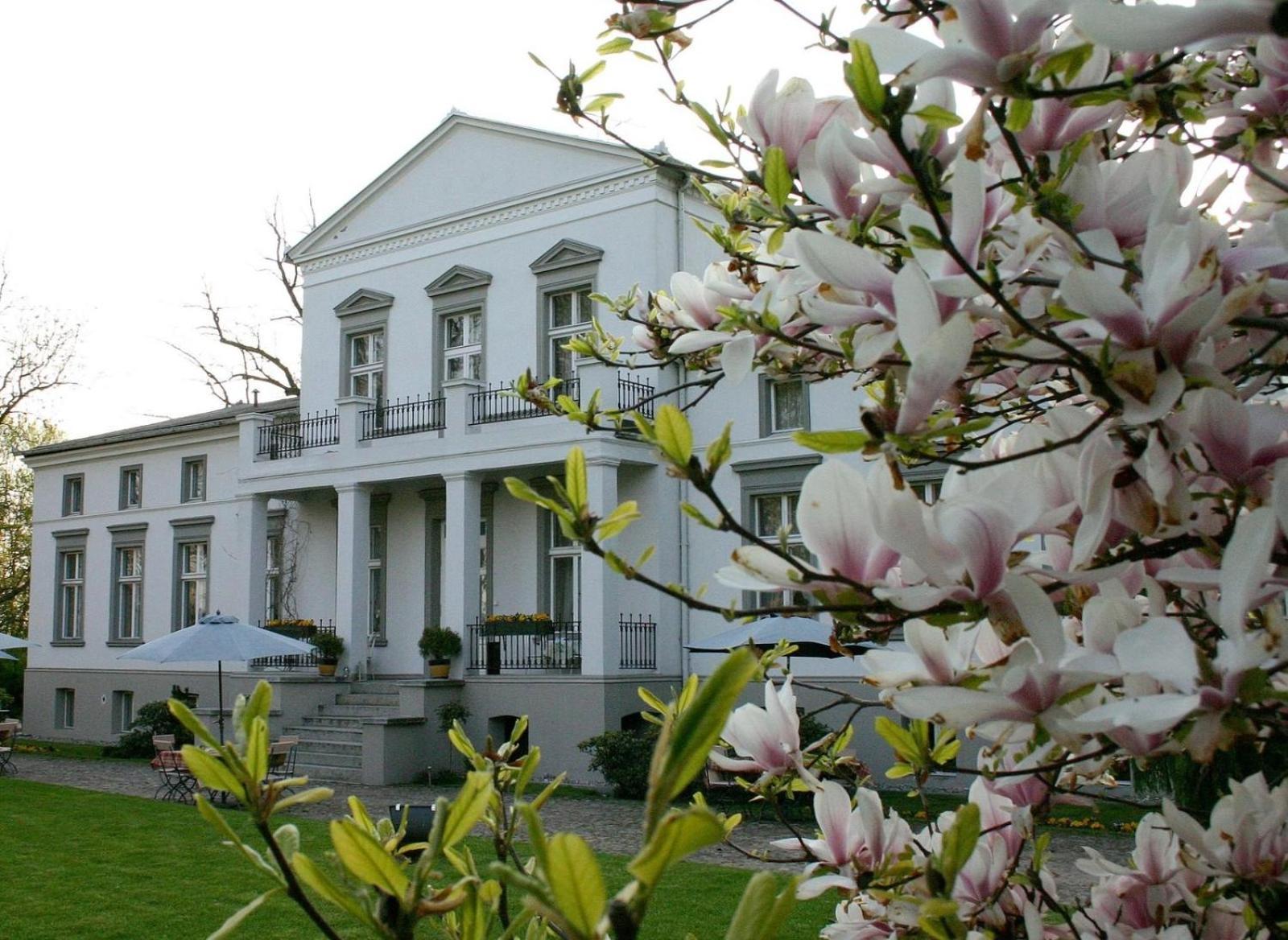 Dwór Podstolice Vila Exterior foto