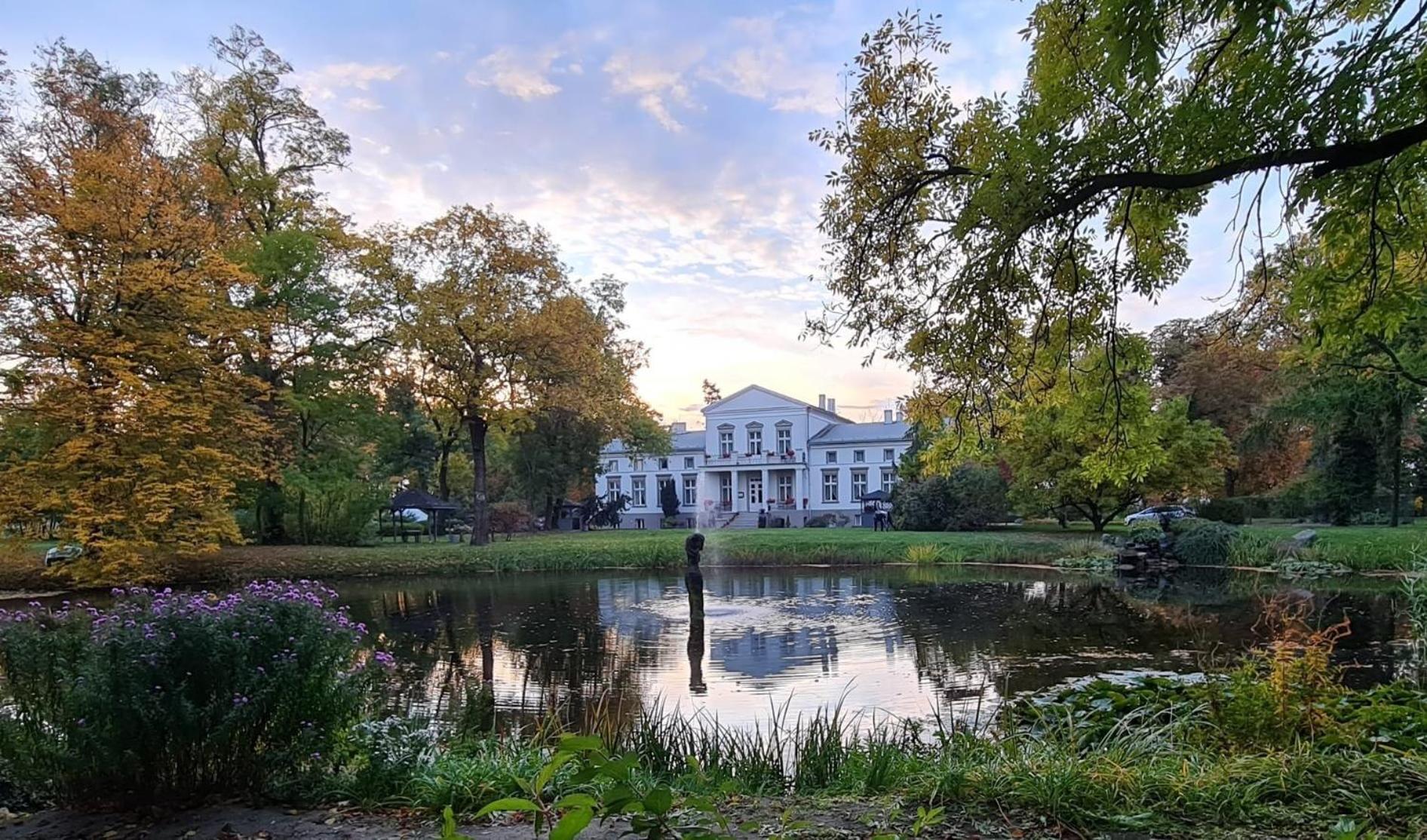 Dwór Podstolice Vila Exterior foto